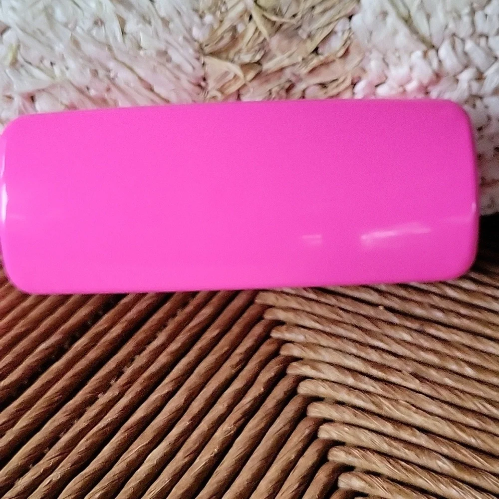 Betsey Johnson pink, hard, eyeglass/sunglass case